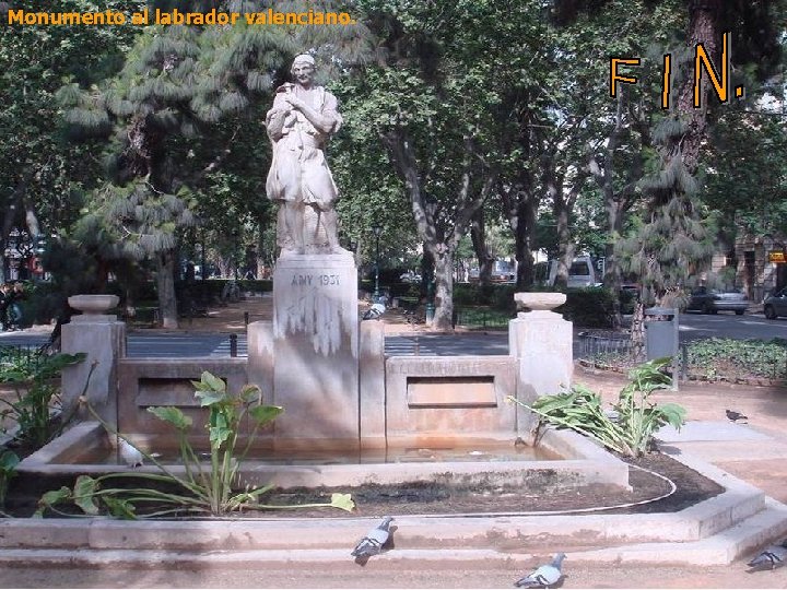 Monumento al labrador valenciano. 