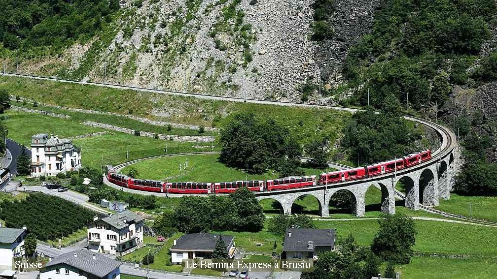 Suisse Le Bernina Express à Brusio 