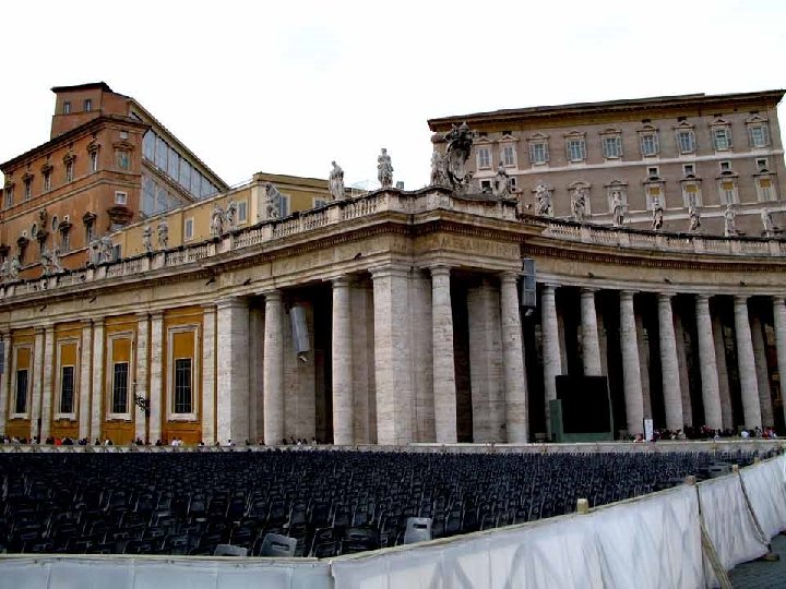 Colunata com 284 colunas toscanas, Basílica de São Pedro em 4 alinhamentos, formando 3