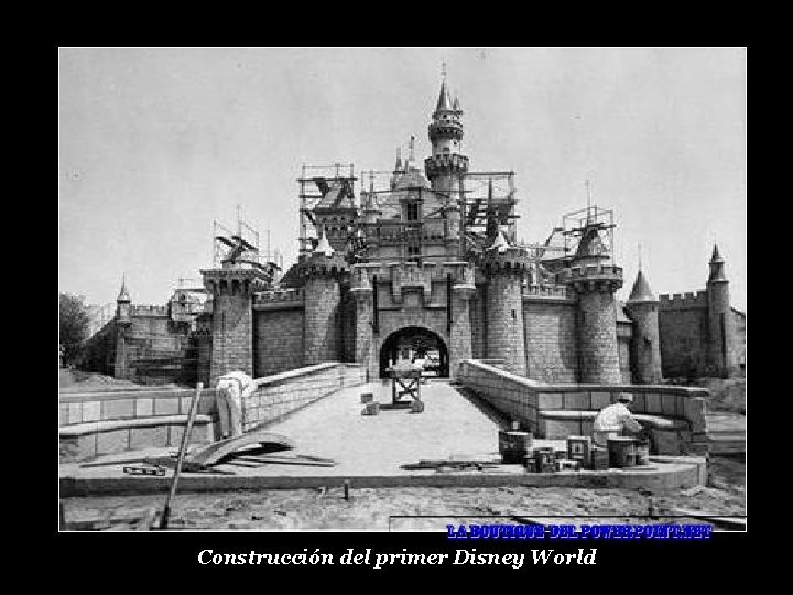 Construcción del primer Disney World 