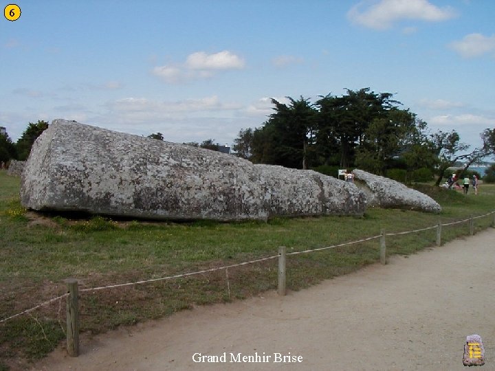 6 Locmariaquer 1 b Grand Menhir Brise 