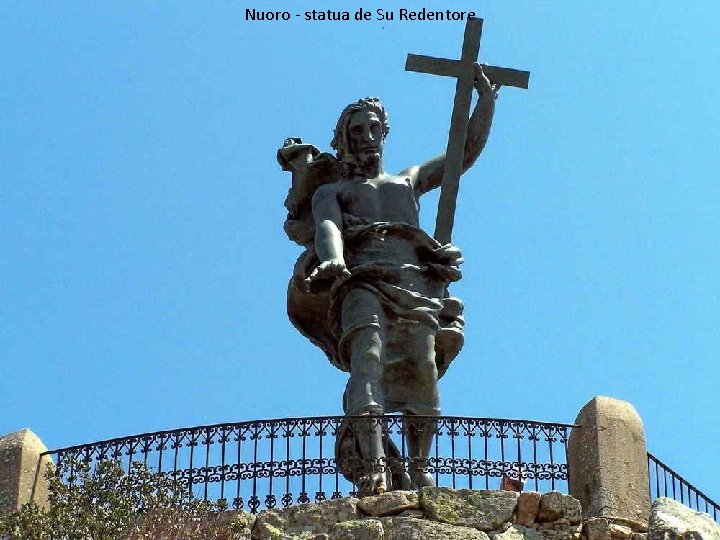 Nuoro - statua de Su Redentore 