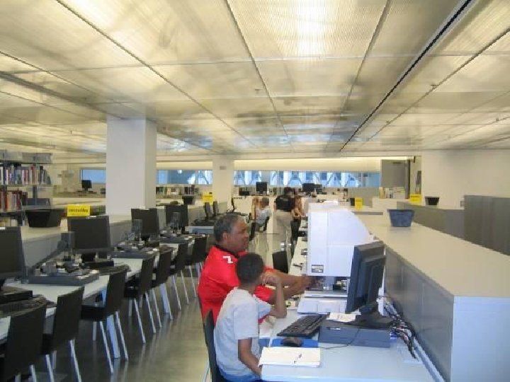 SOCIAL SUSTAINABILITY ü Careful design of spaces for use for public gathering for many