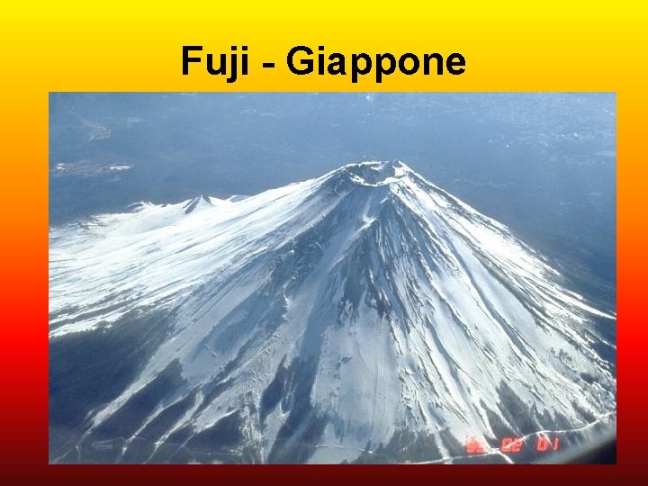 Fuji - Giappone Winter snows cover the slopes of Mount Fuji, Japan's highest and