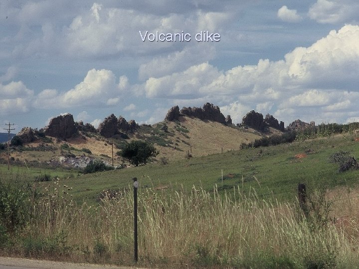 Volcanic dike 