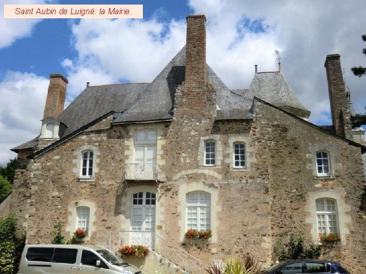 Saint Aubin de Luigné: la Mairie. 