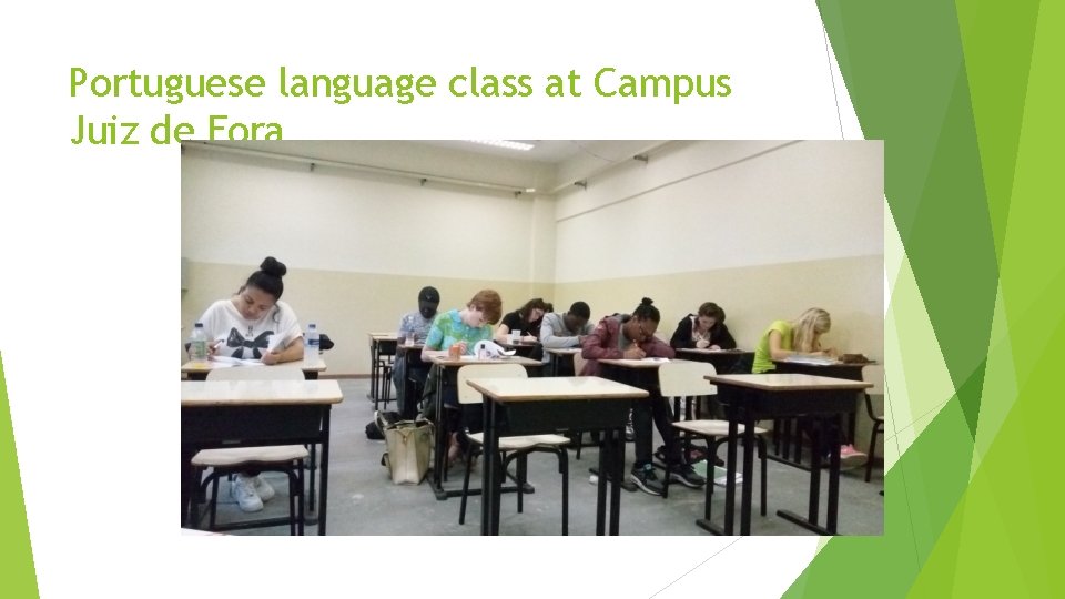 Portuguese language class at Campus Juiz de Fora 