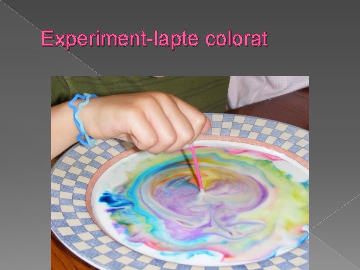 Experiment-lapte colorat 