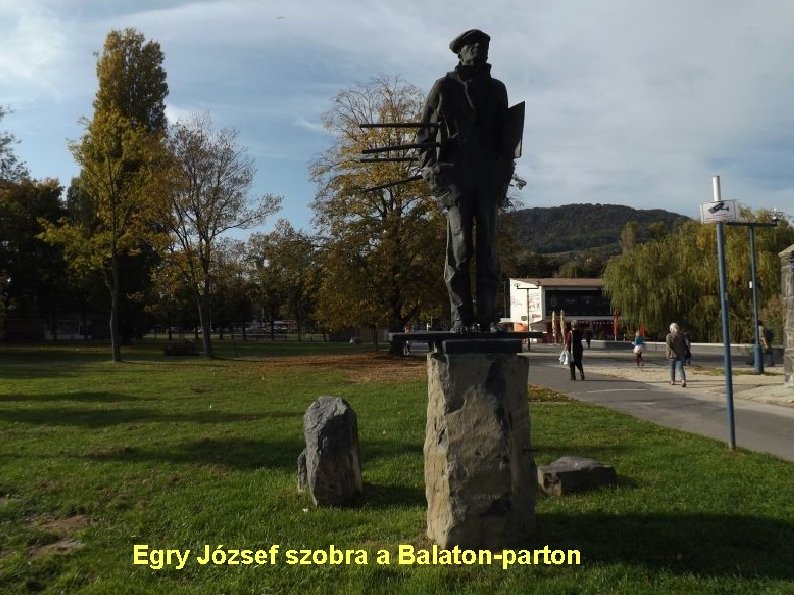 Egry József szobra a Balaton-parton 