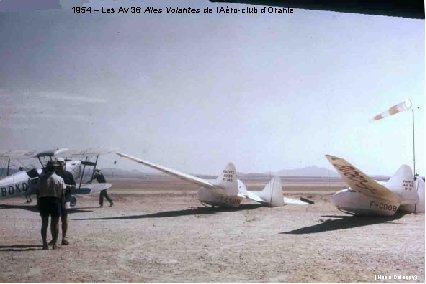 1954 – Les Av 36 Ailes Volantes de l’Aéro-club d’Oranie (Henri Deloupy) 