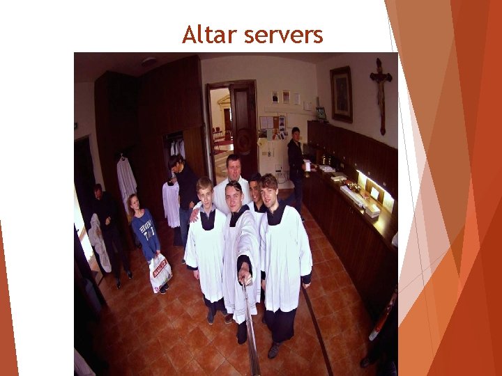 Altar servers 