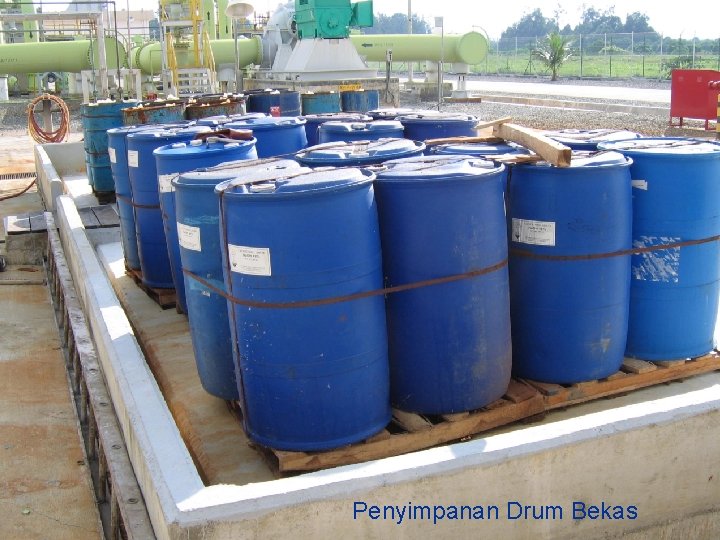 Penyimpanan Drum Bekas 