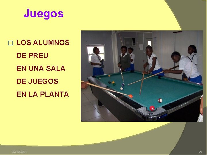 Juegos � LOS ALUMNOS DE PREU EN UNA SALA DE JUEGOS EN LA PLANTA