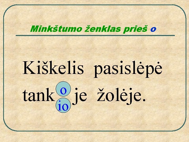 Minkštumo ženklas prieš o Kiškelis pasislėpė o tank io je žolėje. 