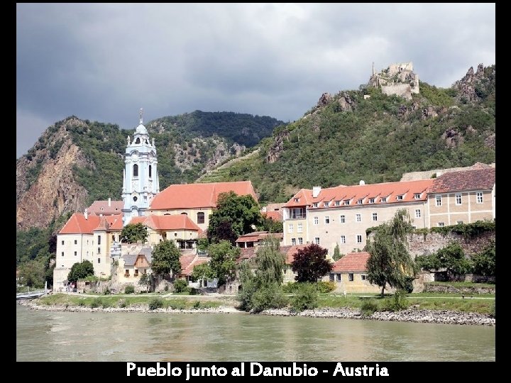 Pueblo junto al Danubio - Austria 