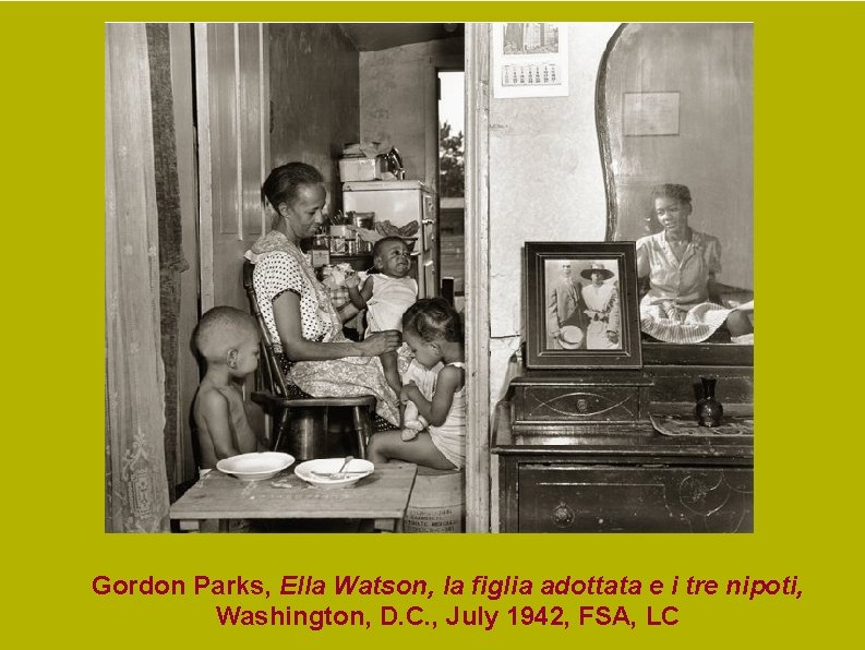 Gordon Parks, Ella Watson, la figlia adottata e i tre nipoti, Washington, D. C. Gordon Parks, Ella Watson, la figlia adottata e i tre nipoti, Washington, D. C.