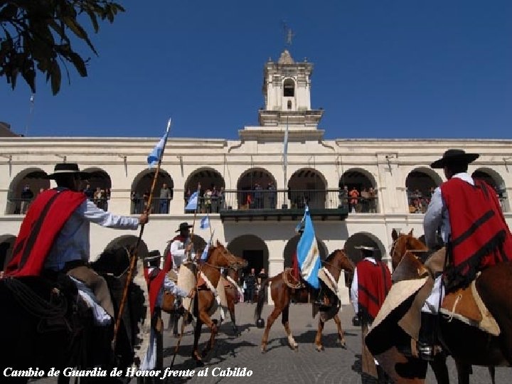 Cambio de Guardia de Honor frente al Cabildo 