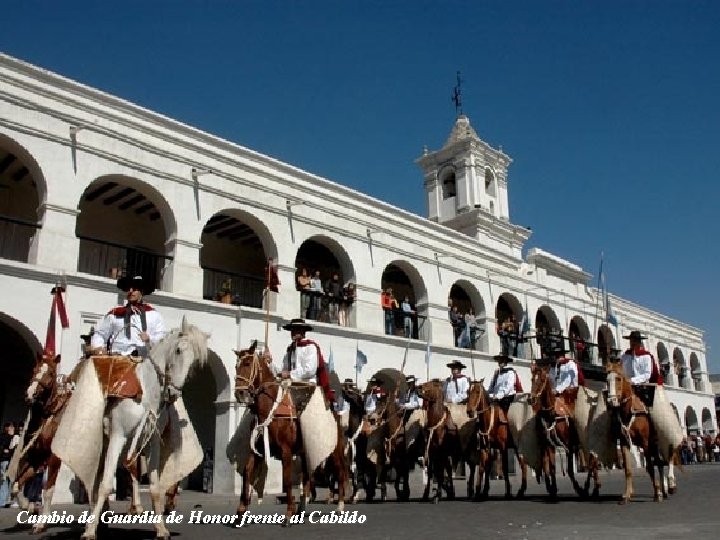 Cambio de Guardia de Honor frente al Cabildo 