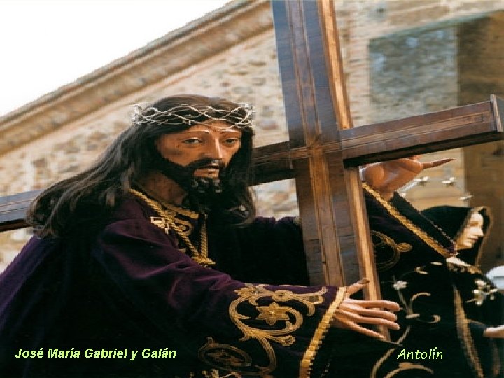 Hoy que con los hombres voy viendo a Jesús padecer, interrogándome estoy: -¿Somos los