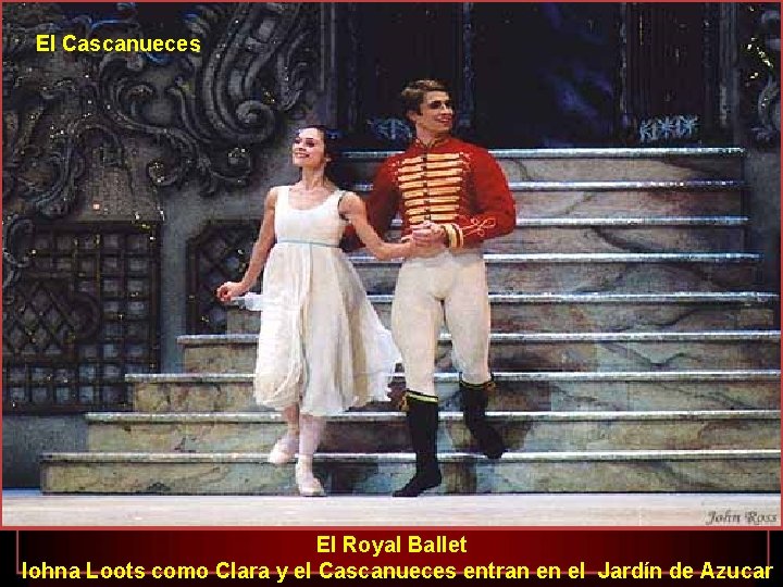 El Cascanueces El Royal Ballet Iohna Loots como Clara y el Cascanueces entran en
