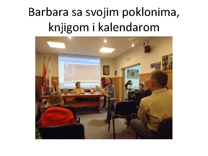 Barbara sa svojim poklonima, knjigom i kalendarom 