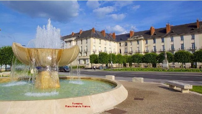 Fontaine Place Anatole France 