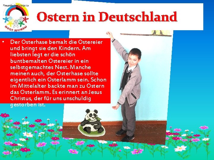 Ostern in Deutschland • Der Osterhase bemalt die Ostereier und bringt sie den Kindern.