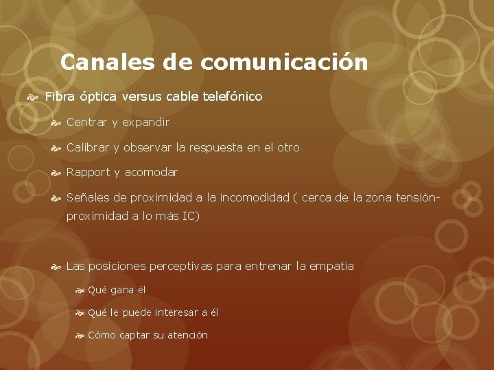 Canales de comunicación Fibra óptica versus cable telefónico Centrar y expandir Calibrar y observar