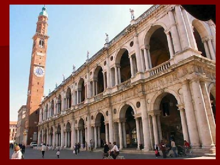 La cabalgada de los arcos bajo dinteles, con el claroscuro de los vanos entre