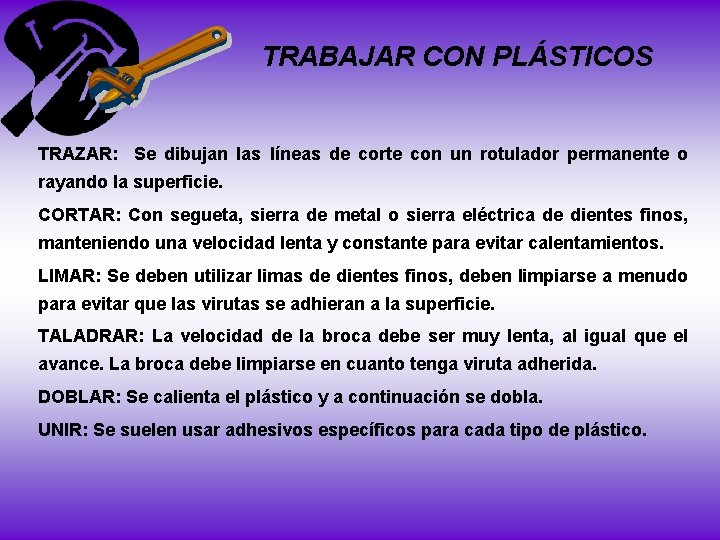 TRABAJAR CON PLÁSTICOS TRAZAR: Se dibujan las líneas de corte con un rotulador permanente