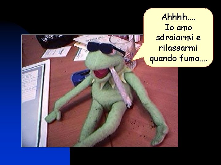 Ahhhh. . Io amo sdraiarmi e rilassarmi quando fumo…. 