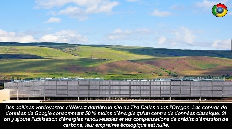 Des collines verdoyantes s'élèvent derrière le site de The Dalles dans l'Oregon. Les centres