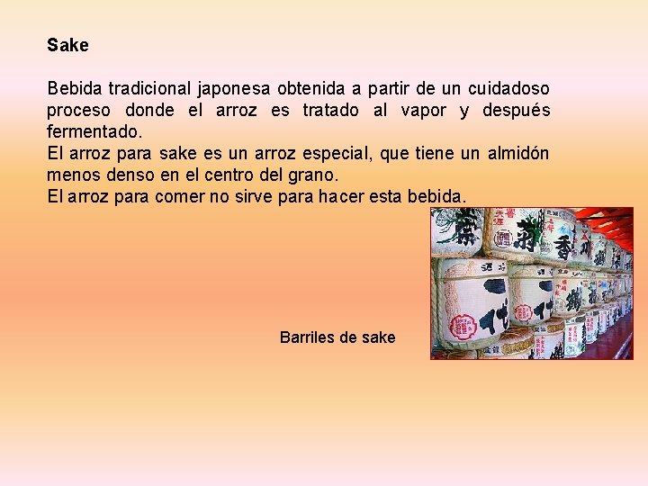 Sake Bebida tradicional japonesa obtenida a partir de un cuidadoso proceso donde el arroz Sake Bebida tradicional japonesa obtenida a partir de un cuidadoso proceso donde el arroz