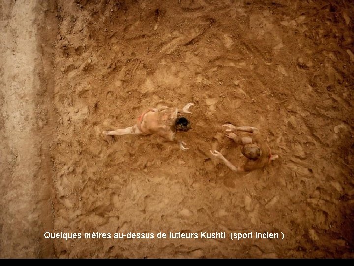 Quelques mètres au-dessus de lutteurs Kushti (sport indien ) 