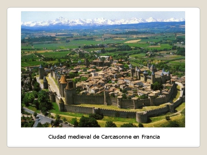 Ciudad medieval de Carcasonne en Francia 