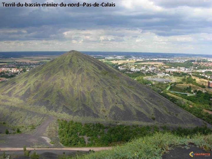 Terril-du-bassin-minier-du-nord--Pas-de-Calais 