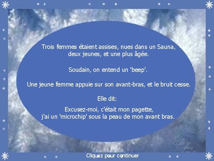 Trois femmes étaient assises, nues dans un Sauna, deux jeunes, et une plus âgée.