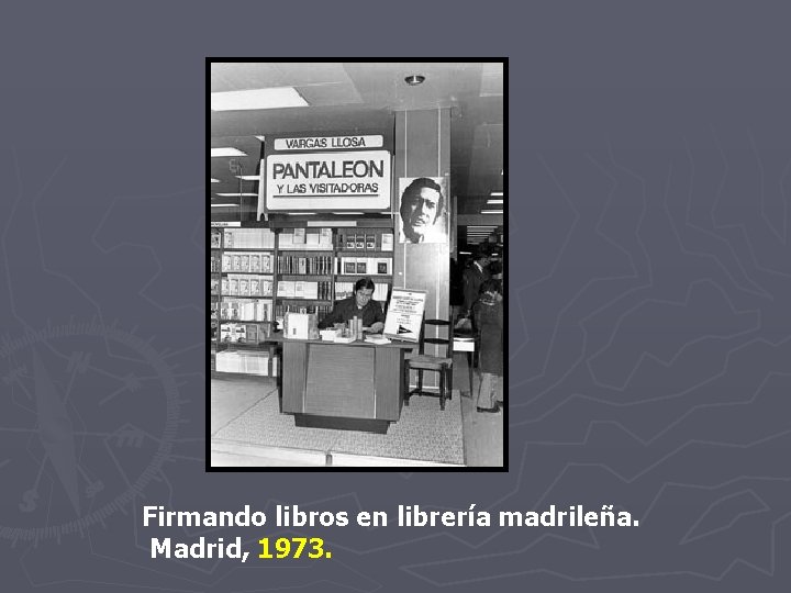Firmando libros en librería madrileña. Madrid, 1973. Firmando libros en librería madrileña. Madrid, 1973.