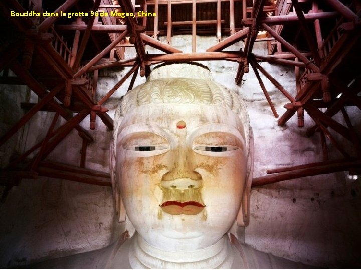 Bouddha dans la grotte 96 de Mogao, Chine 