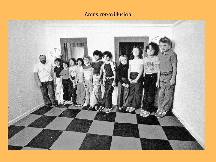 Ames room illusion 