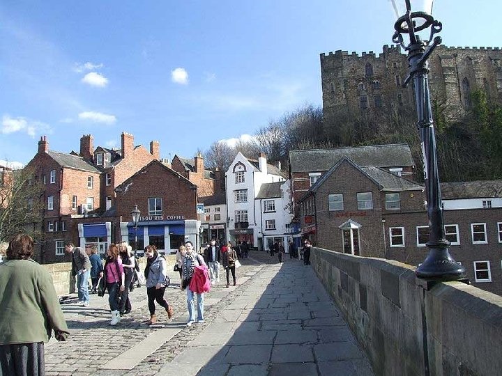 Castillo de Durhames un castillo normando, que desde 1840 ha sido ocupado por el