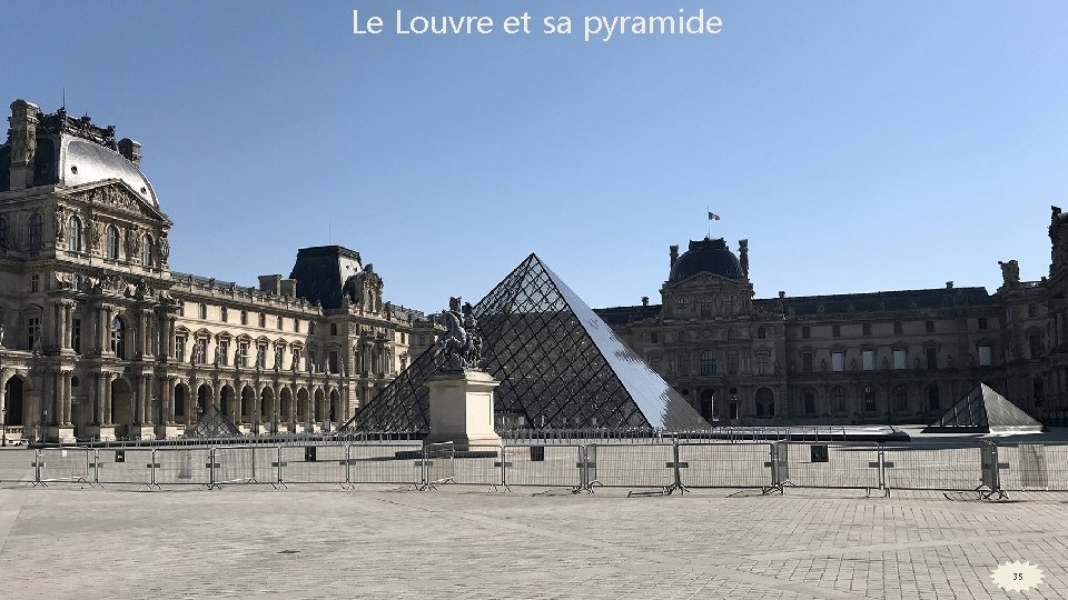 Le Louvre et sa pyramide 35 