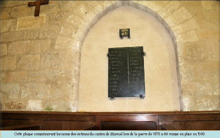 Cette plaque commémorant les noms des victimes du canton de Mareuil lors de la