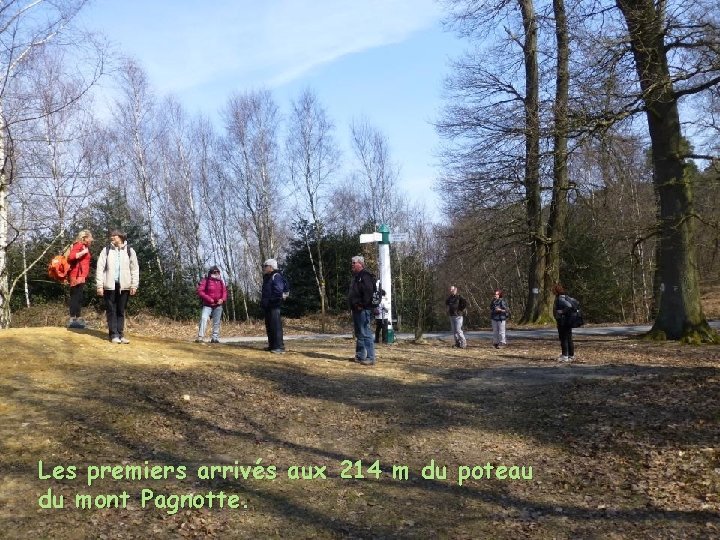 Les premiers arrivés aux 214 m du poteau du mont Pagnotte. 