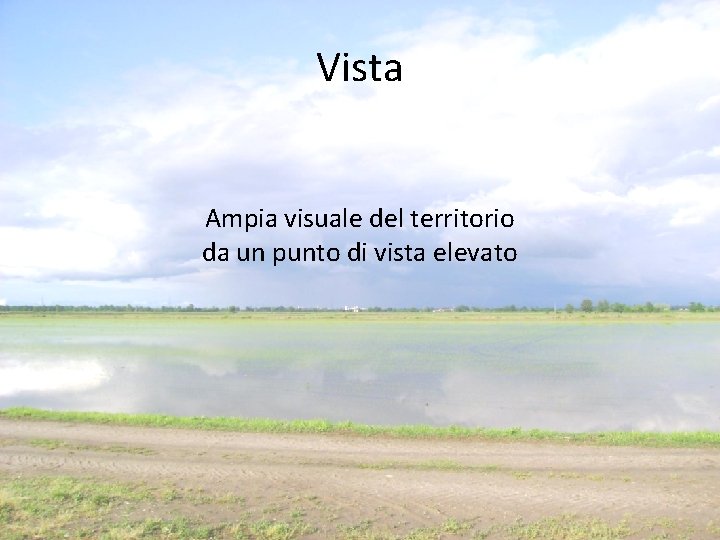 Vista Ampia visuale del territorio da un punto di vista elevato Vista Ampia visuale del territorio da un punto di vista elevato