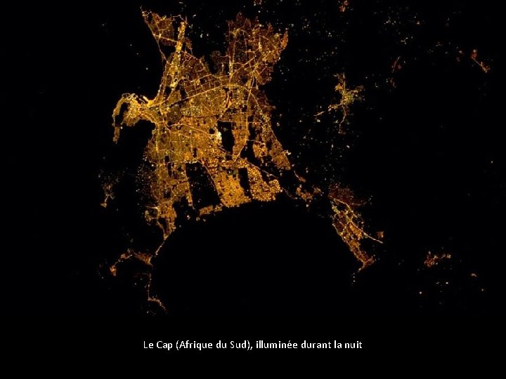 Le Cap (Afrique du Sud), illuminée durant la nuit 