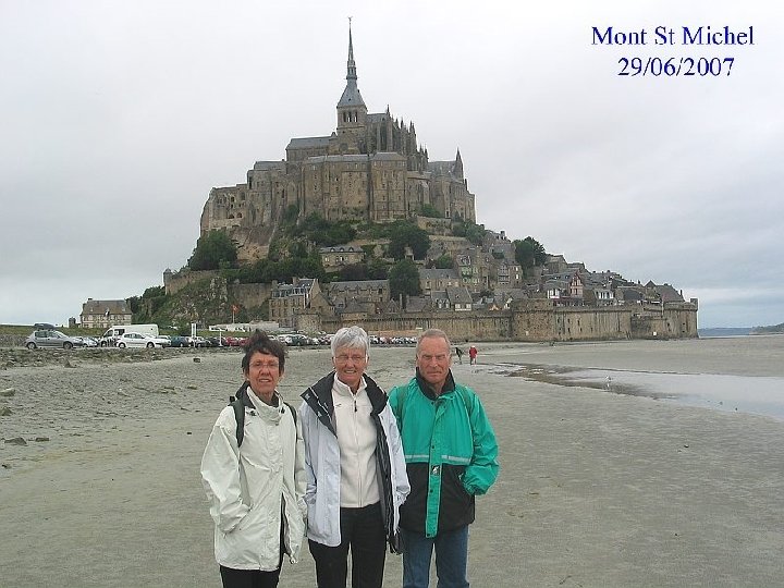 Le Mont Saint-Michel : vue du côté Sud-Est (le côté que le visiteur voit