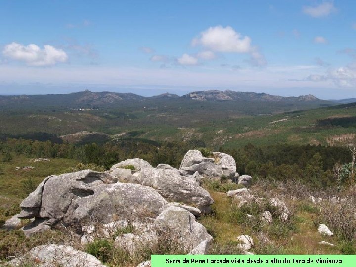 Serra da Pena Forcada vista desde o alto do Faro de Vimianzo 