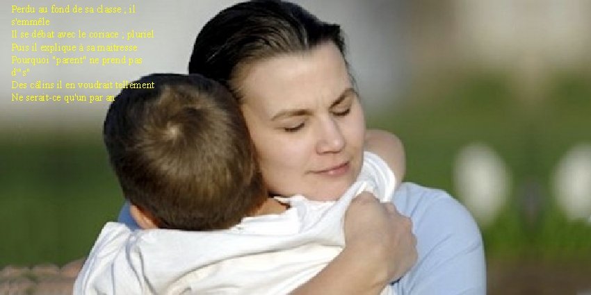 Perdu Il rêveau couché fond de sursa unclasse parquet ; il Dans les bras