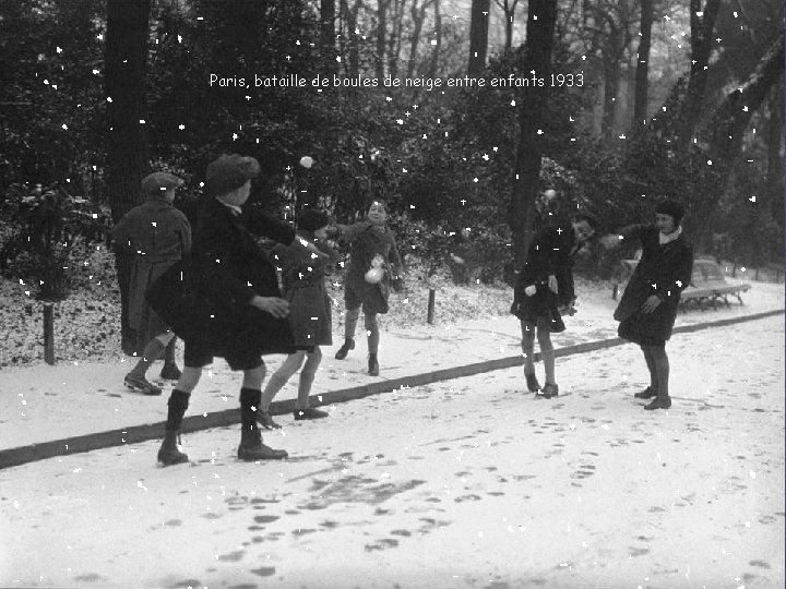 Paris, bataille de boules de neige entre enfants 1933 